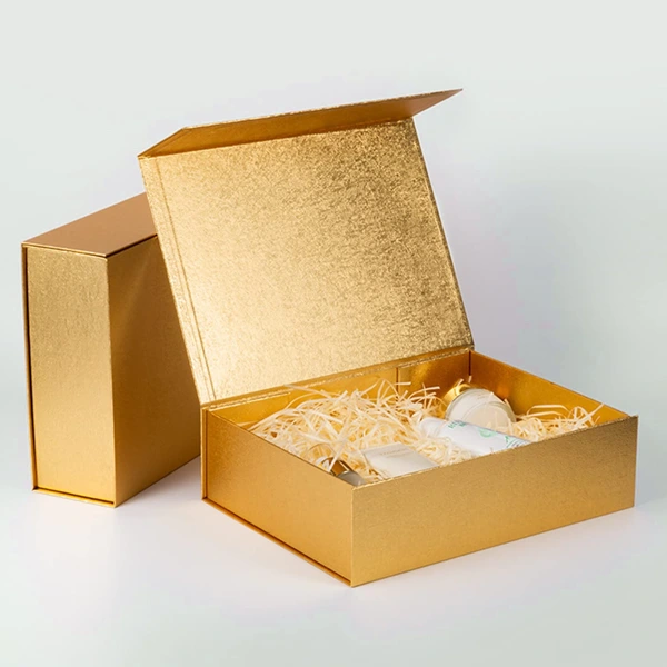 customized-gold-magnetic-gift-box Gold Megnetic Rigid Boxes
